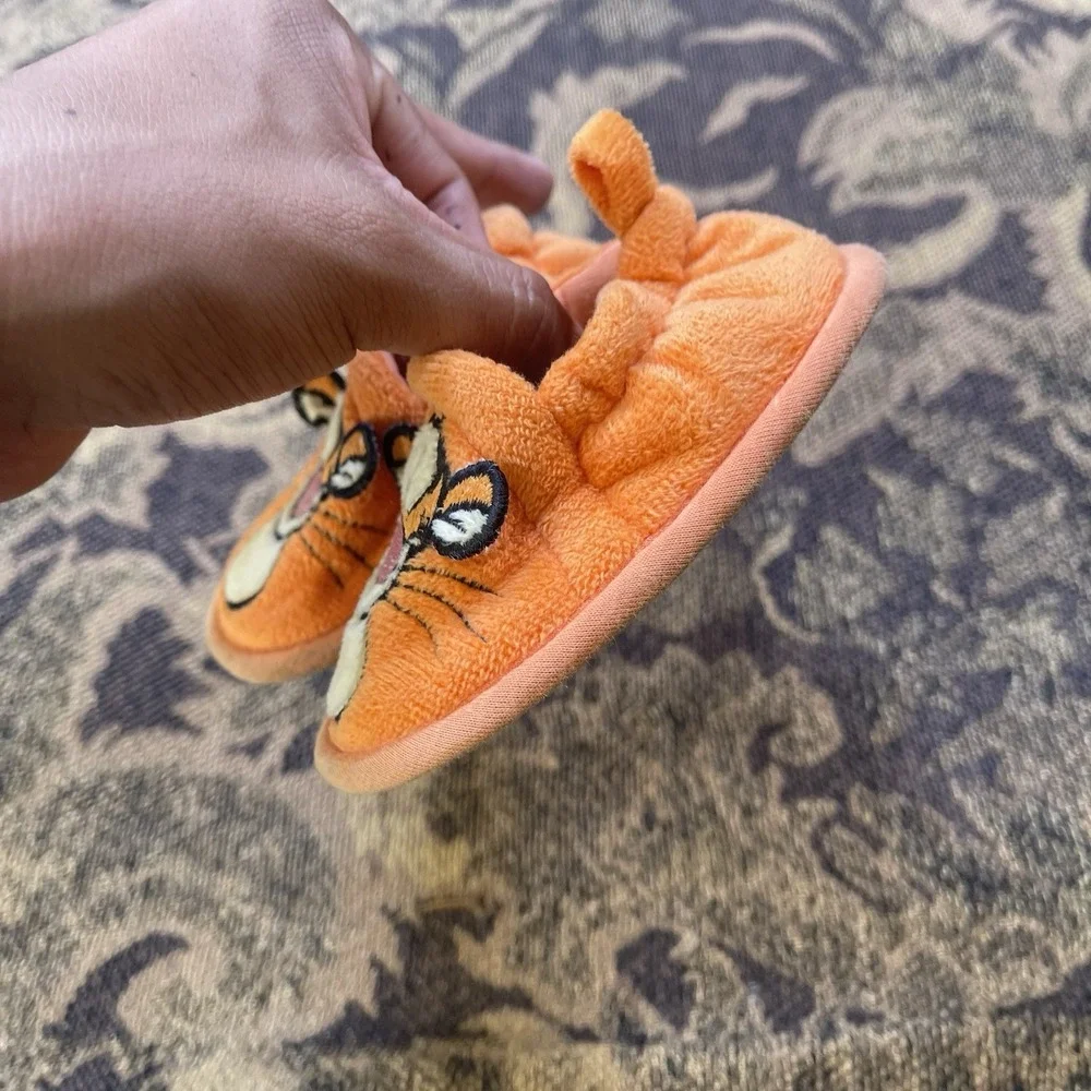 Vtg Y2K Disney Baby Winnie the Pooh Tigger infant soft slippers 6-12 months